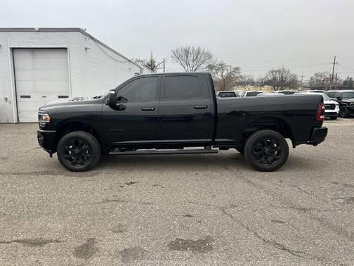 2024 RAM 2500 Laramie Crew Cab 4x4 6'4' Box