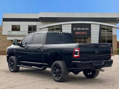 Diamond Black Crystal Pearlcoat 2024 RAM 2500 Laramie Crew Cab 4x4 6'4' Box