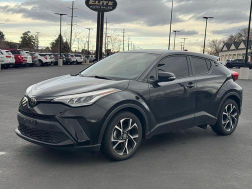 2022 Toyota C-HR XLE