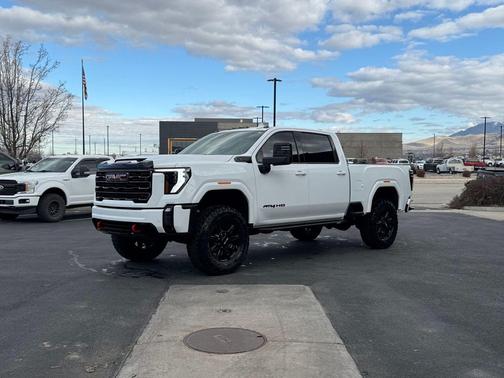 2024 GMC Sierra 2500 AT4