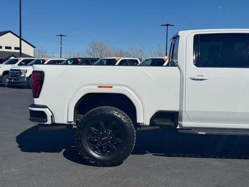 2024 GMC Sierra 2500 AT4