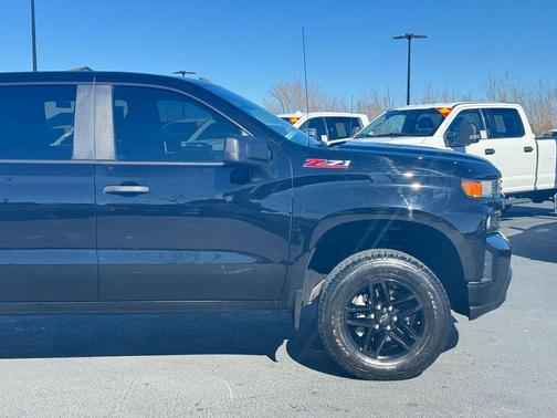 2022 Chevrolet Silverado 1500 Custom Trail Boss