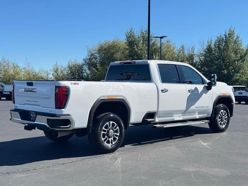 2024 GMC Sierra 3500 SLT