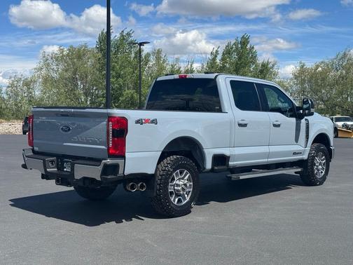 Glacier Gray Metallic Tri-Coat 2025 Ford F-350 Lariat