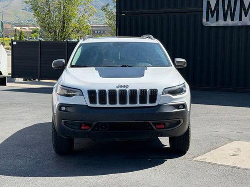 Bright White Clearcoat 2019 Jeep Cherokee Trailhawk Elite
