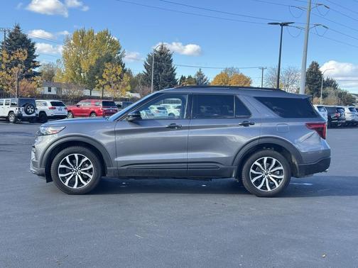 2022 Ford Explorer ST-Line