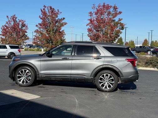 2022 Ford Explorer ST-Line