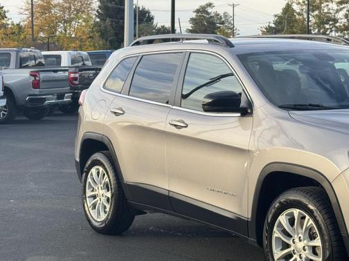 2022 Jeep Cherokee North