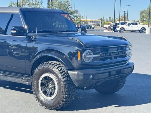 2022 Ford Bronco Outer Banks