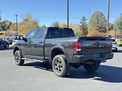 2018 RAM 2500 Laramie Crew Cab 4x4 6'4' Box