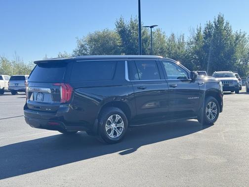 2022 GMC Yukon XL SLE