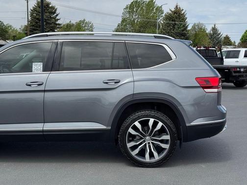 Platinum Gray Metallic 2019 Volkswagen Atlas 3.6L SEL Premium