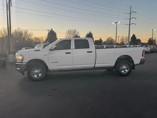 2019 RAM 2500 Tradesman Crew Cab 4x4 8' Box