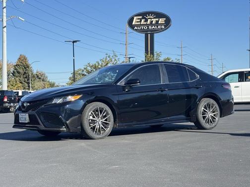 2022 Toyota Camry SE