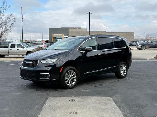 2022 Chrysler Pacifica Limited