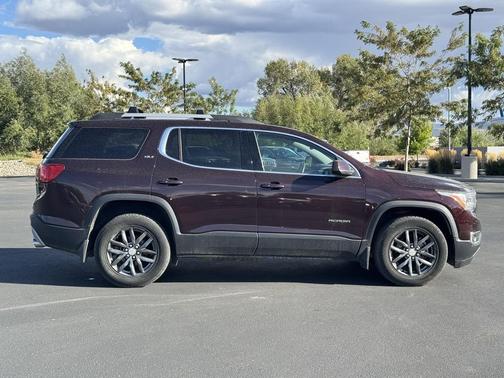2017 GMC Acadia SLT-1
