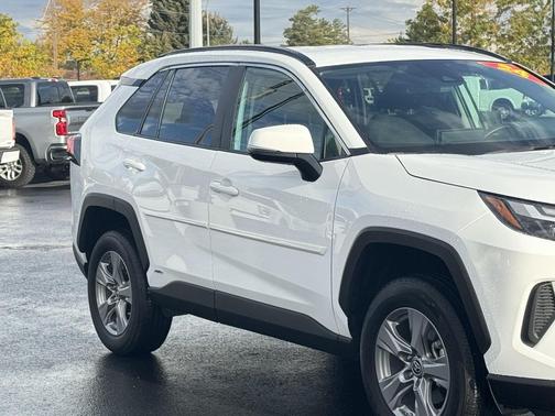 2024 Toyota RAV4 Hybrid LE