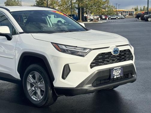 2024 Toyota RAV4 Hybrid LE