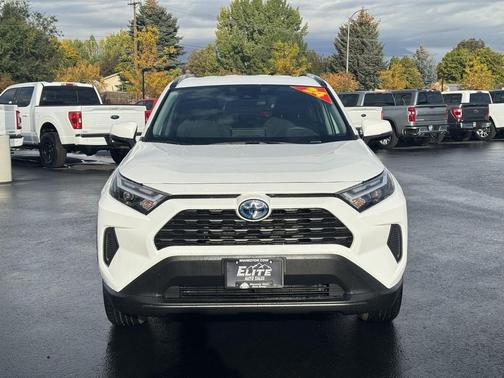 2024 Toyota RAV4 Hybrid LE