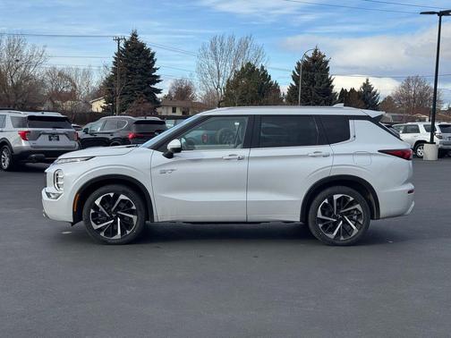 2023 Mitsubishi Outlander PHEV SEL