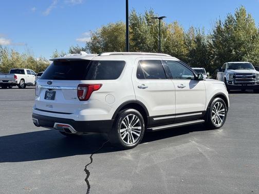 2017 Ford Explorer Platinum