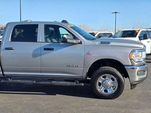 2022 RAM 3500 Tradesman Crew Cab 4x4 8' Box