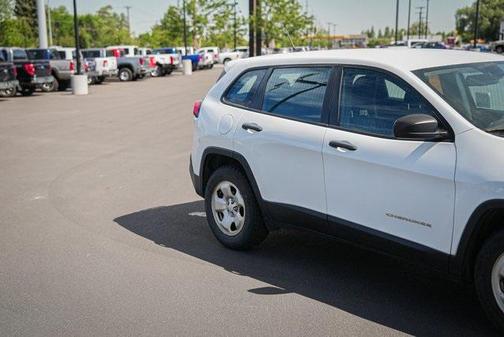 2018 Jeep Cherokee Sport