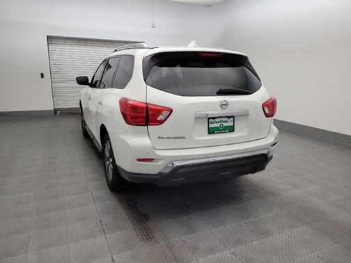 2019 Nissan Pathfinder S