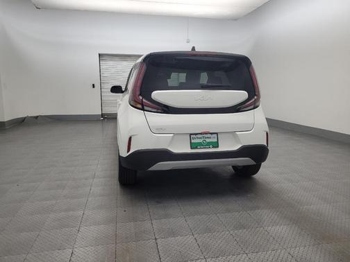 Snow White Pearl 2025 Kia Soul LX