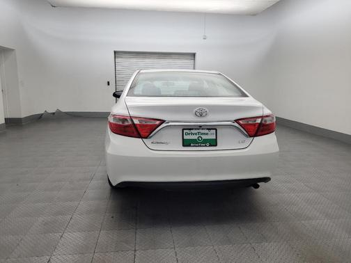 Super White 2017 Toyota Camry LE