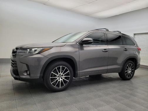 2018 Toyota Highlander SE