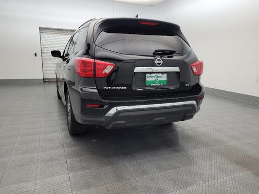 2019 Nissan Pathfinder SV