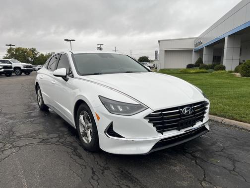 2022 Hyundai SONATA SE
