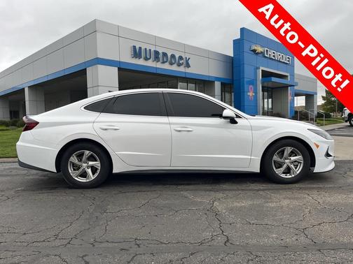 2022 Hyundai SONATA SE