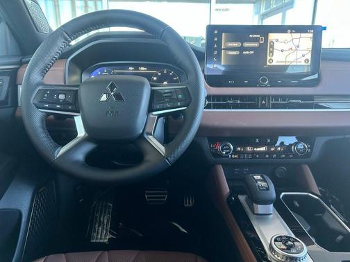 Moonstone Gray Metallic W/ Black Roof 2026 Mitsubishi Outlander SEL 1.5T S-AWC