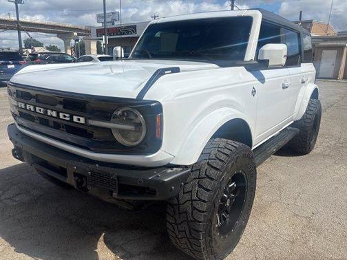 2023 Ford Bronco Outer Banks