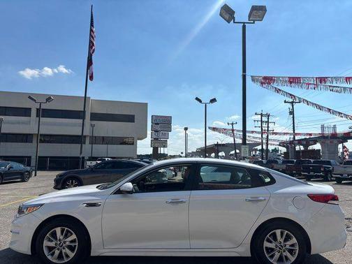 2017 Kia Optima LX