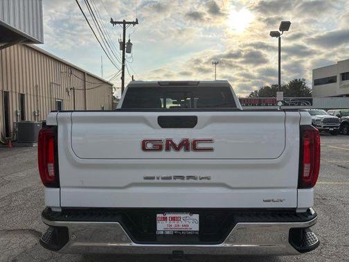 2022 GMC Sierra 1500 SLT