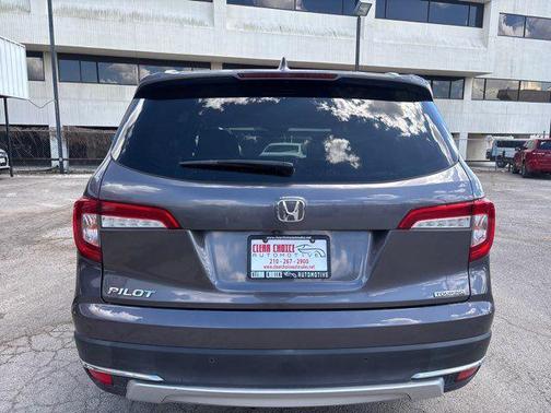 2021 Honda Pilot Touring 8-Passenger