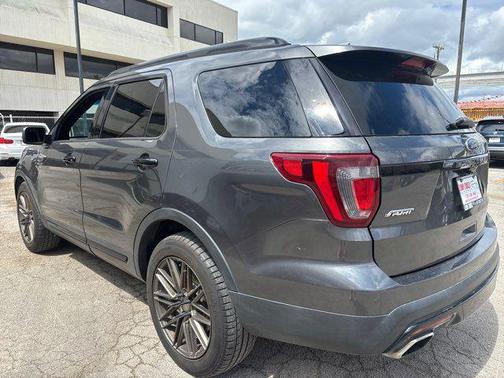 2017 Ford Explorer sport