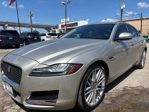 2017 Jaguar XF 35t Prestige