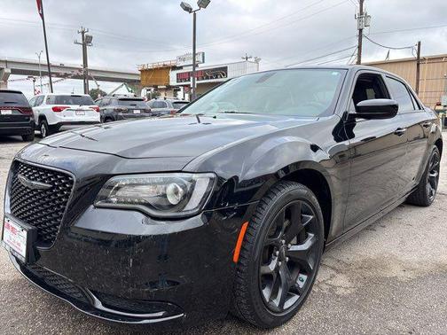 2022 Chrysler 300 Touring