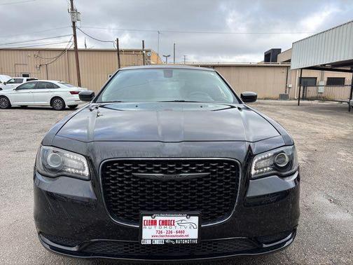 2022 Chrysler 300 Touring