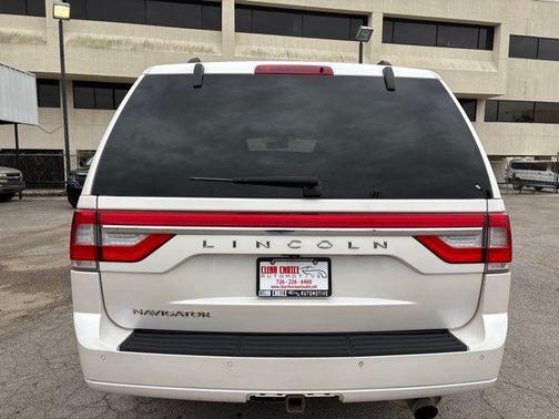 2017 Lincoln Navigator Select
