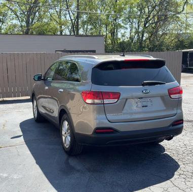 Titanium Silver 2017 Kia Sorento LX