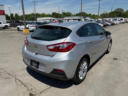 Silver Ice Metallic 2019 Chevrolet Cruze LS