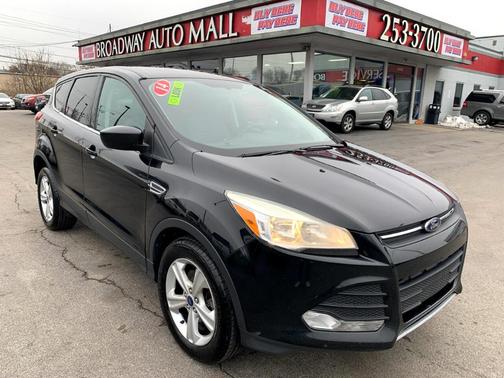 Photo 1 of 15 of 2014 Ford Escape SE