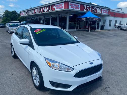 Photo 1 of 10 of 2018 Ford Focus SE