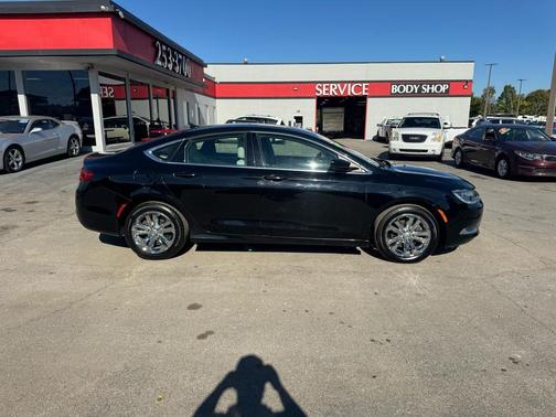 2016 Chrysler 200 Limited