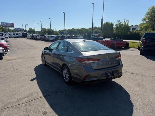 Machine Gray 2018 Hyundai SONATA SE
